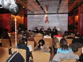 国艾办、卫生部举行“2008年世界艾滋病日新闻发布会暨国家体育场红丝带悬挂仪式”